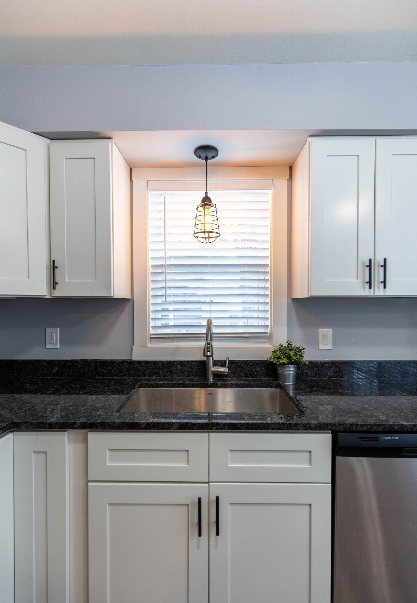 Building Photo - 9036 Lexington Ave N