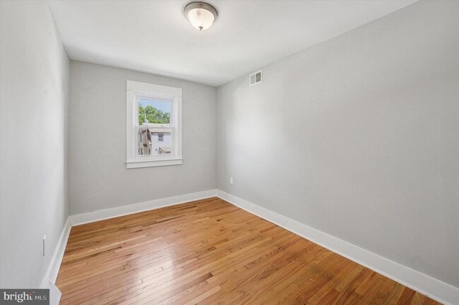 Building Photo - 125 W Berkley Ave