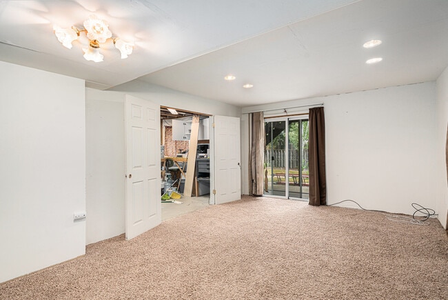 Building Photo - 608 Bentley Pl
