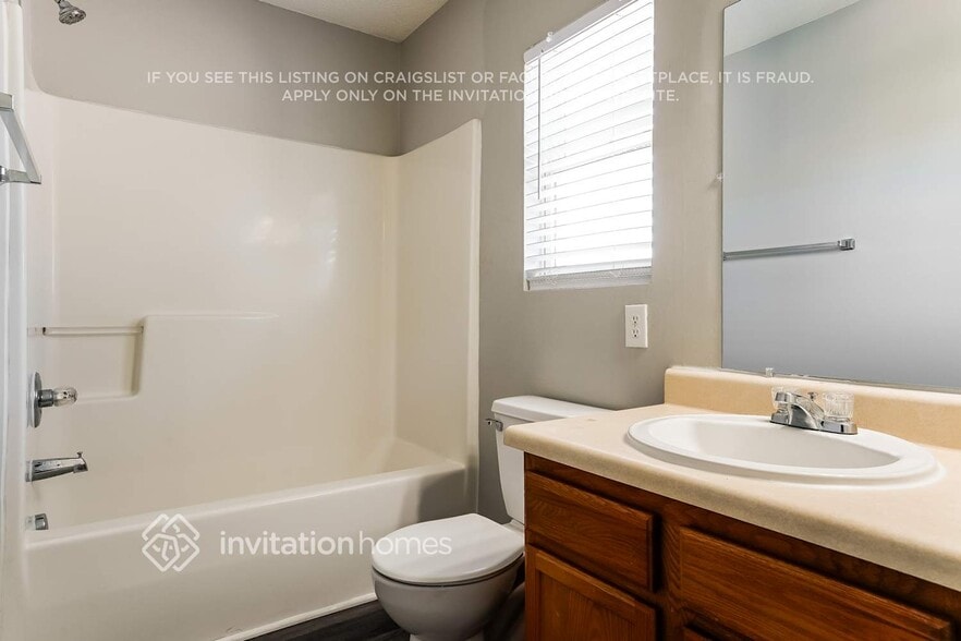 Building Photo - 1136 Tellis Dr