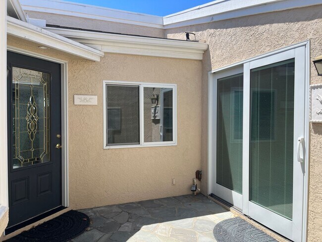 Building Photo - Stunning *VIEW* home for rent in desirable...