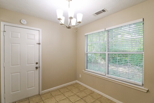 Building Photo - 235 Riverbrooke Terrace