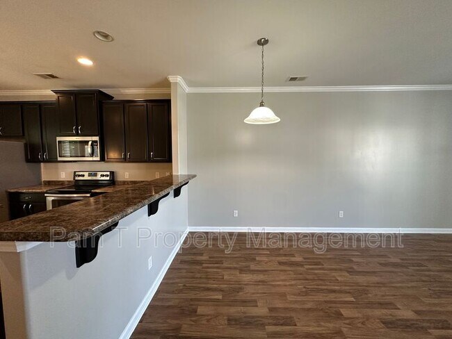 Building Photo - 106 Sonata Cir