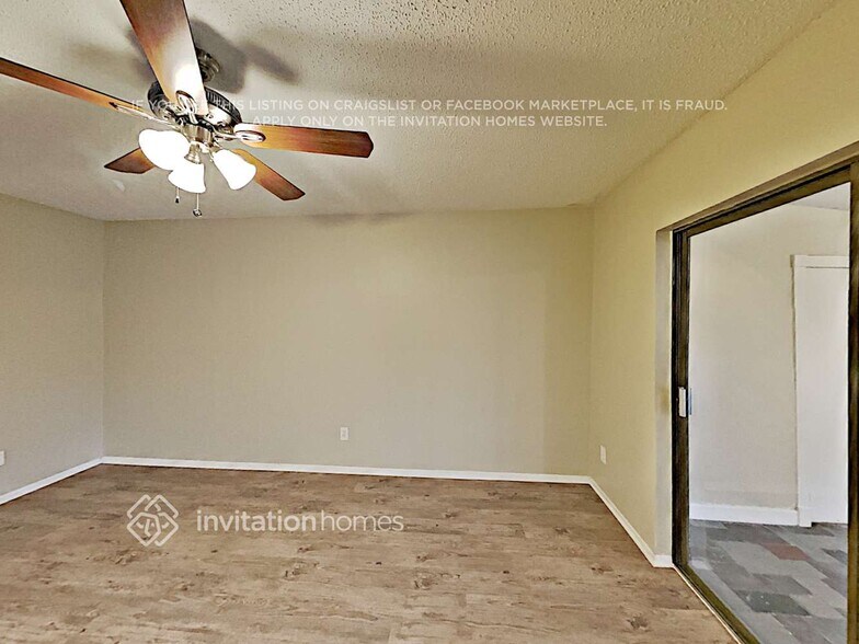 Building Photo - 951 Waverly Dr