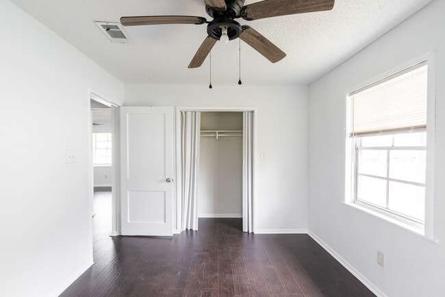 Building Photo - 629 13th Ave N