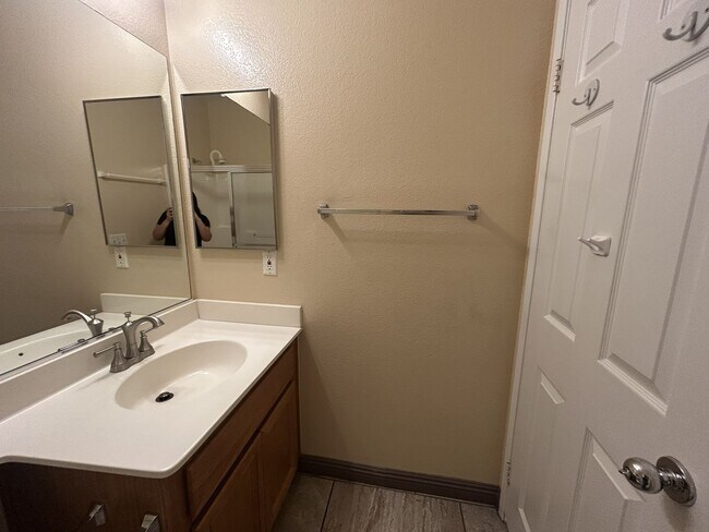Building Photo - 37978 Spur Dr