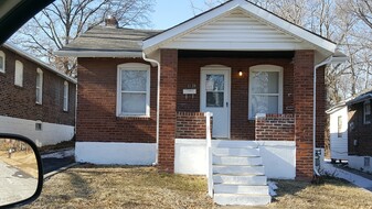 Building Photo - 2139 69th St