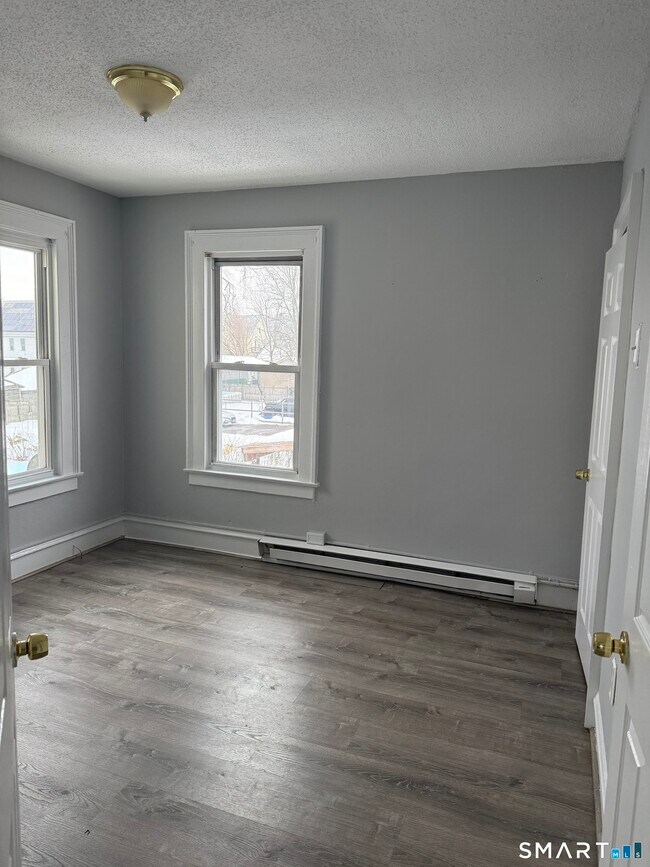 Building Photo - 165 Adelaide St