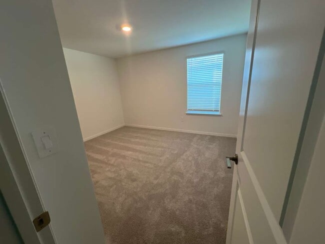 Building Photo - 17476 Happytrails St