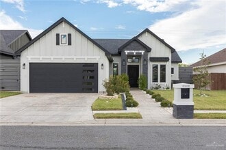 Building Photo - 17 Ozark Ave