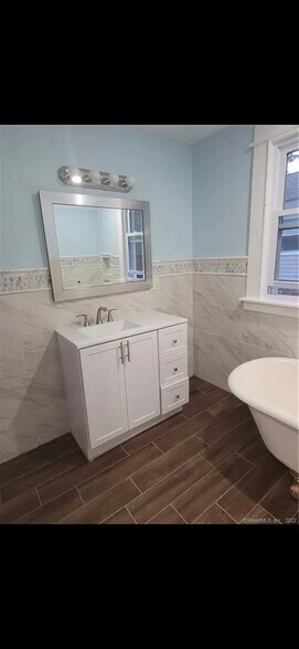 Building Photo - 23 Harding Pl