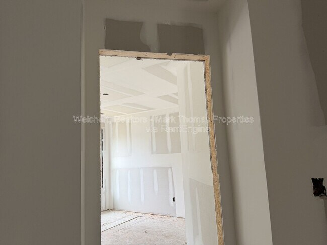 Building Photo - 1203 Fern St