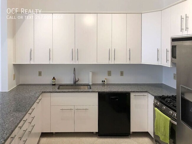 Building Photo - 261 N 3rd St