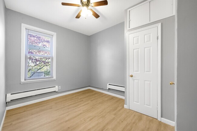 Building Photo - 230 Princeton Ave