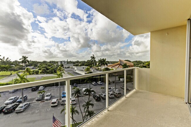 Building Photo - 2800 N Flagler Dr