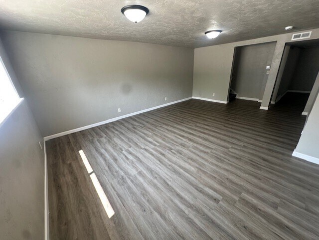Living room - 420 S Franklin St