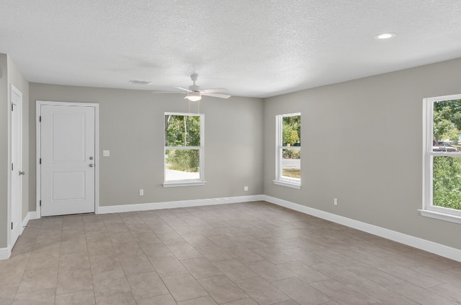 Building Photo - 815 Tomoka Rd