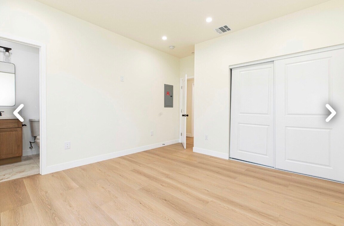 Building Photo - 2033 N Frederic St