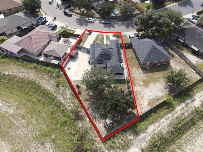 Building Photo - 28 Silver Oak Ave