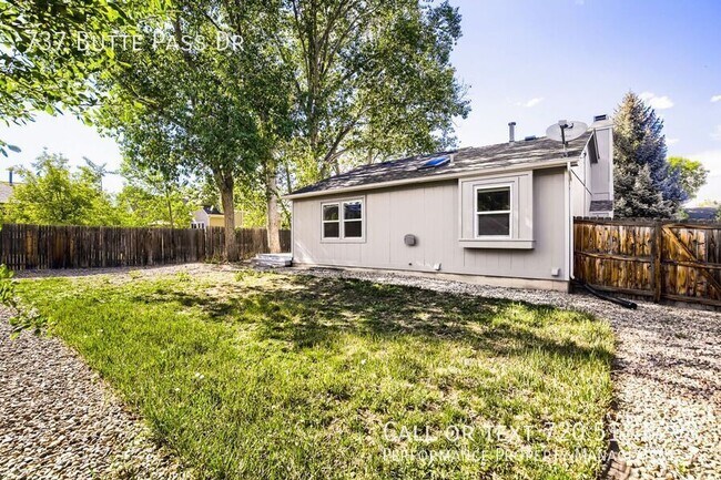 Building Photo - 737 Butte Pass Dr