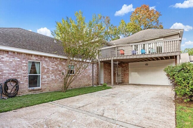 Building Photo - 1122 Daria Dr