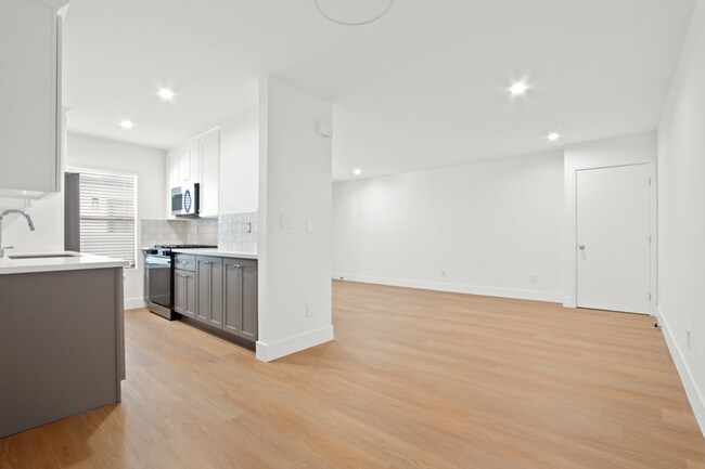 Building Photo - 11737 Courtleigh Dr