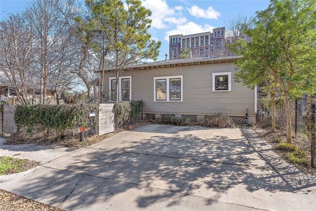 Building Photo - 809 Woodrow St