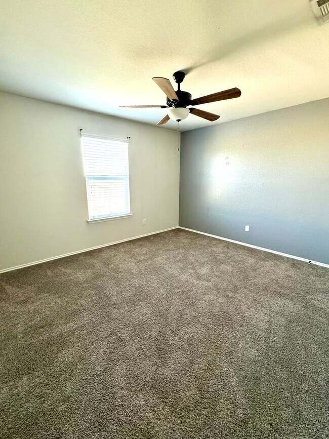 Building Photo - AVAILABLE SOON!