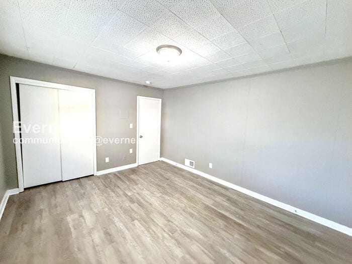 Building Photo - 937 Hickory Dr