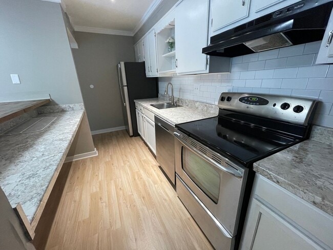 Building Photo - Condominium for rent near Downtown Birming...