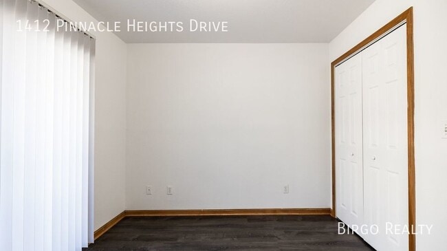 Building Photo - Move in Special! First Month's Rent is Fre...