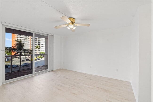 Building Photo - 1351 NE Miami Gardens Dr