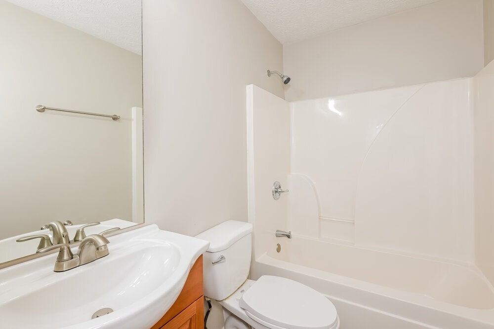 Building Photo - 45 Pebble Ridge Dr