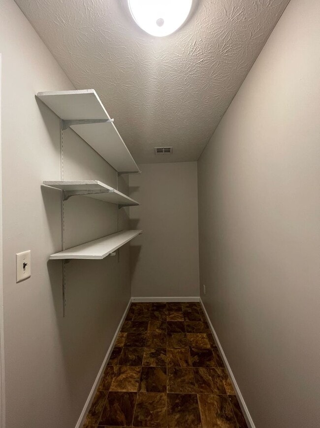 Building Photo - 3465 Dundale Rd