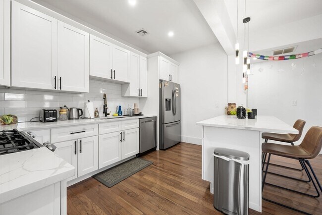 Building Photo - 783 Washington St