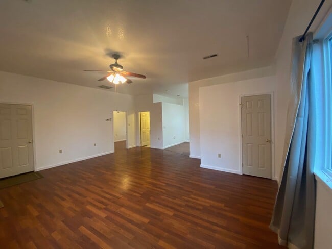 Building Photo - Sweet 2/1 McKinleyville house with garage and laundry
