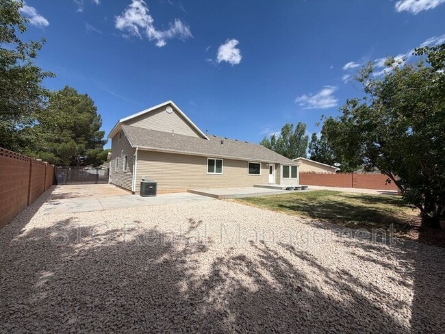 Building Photo - 135 N 350 W