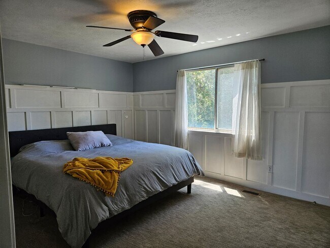 Building Photo - Spacious 4-Bedroom Home in West Valley City!