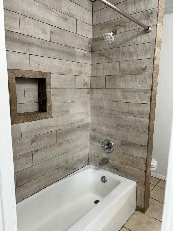 Building Photo - 424 N Webb Ave