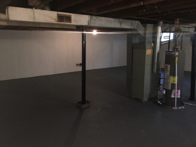 Building Photo - 9234 Pippin Rd