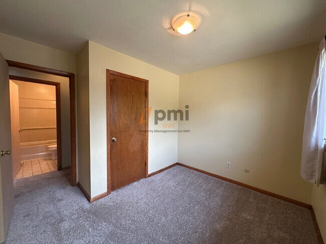 Building Photo - 6850 Van Buren Pl