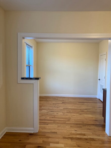 Building Photo - 338 Tudor Ct