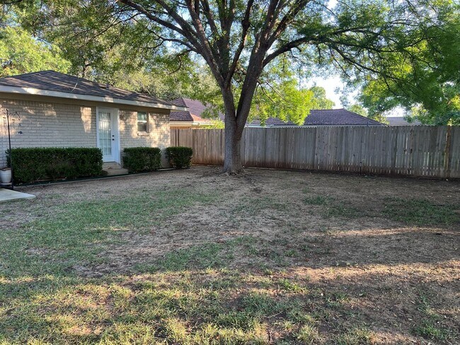 Building Photo - Overton Park home for Lease
