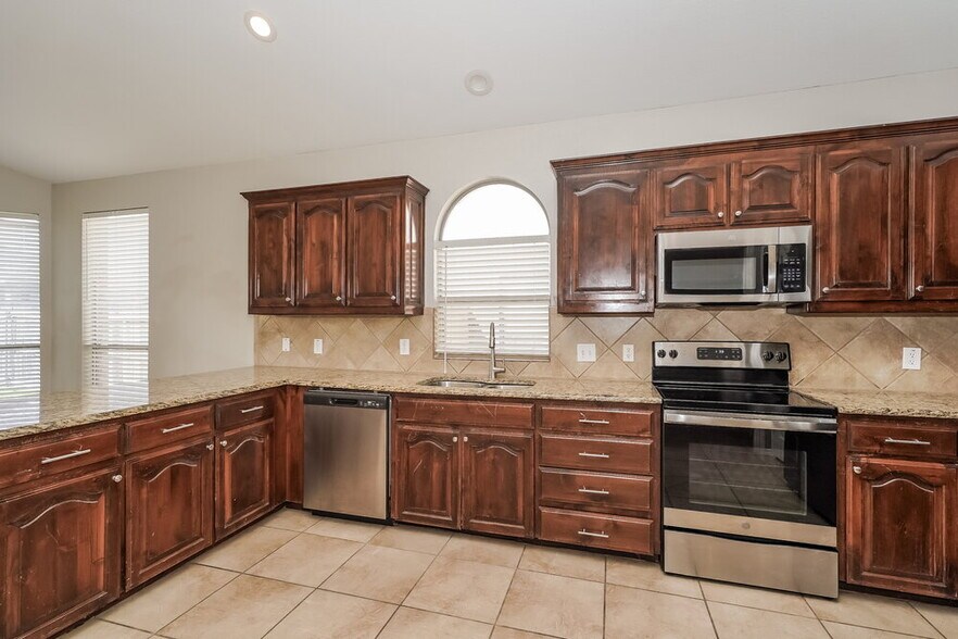 Building Photo - 3205 Stonecrop Trail