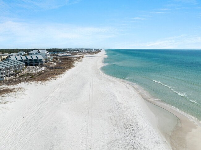 Building Photo - 220 Sundial St