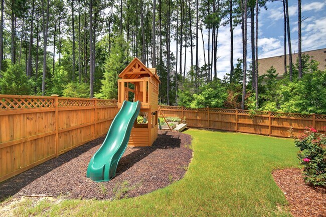 Building Photo - “5-Bedroom Home with Bonus Room & Resort-S...