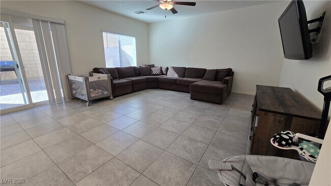 Building Photo - 10971 Meridian Flds Ave