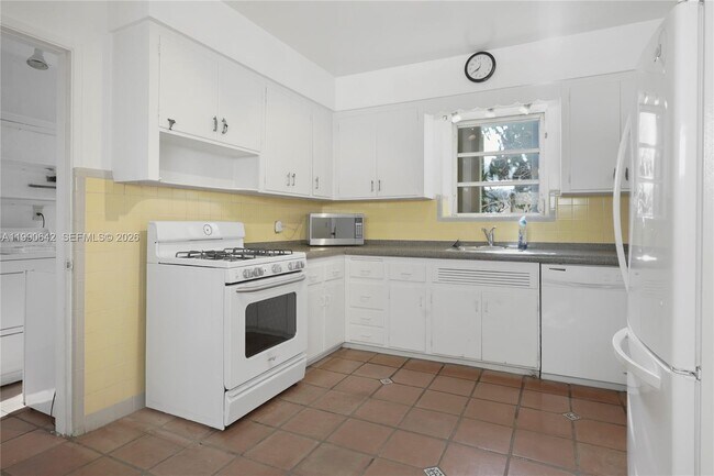 Building Photo - 1845 Daytonia Rd