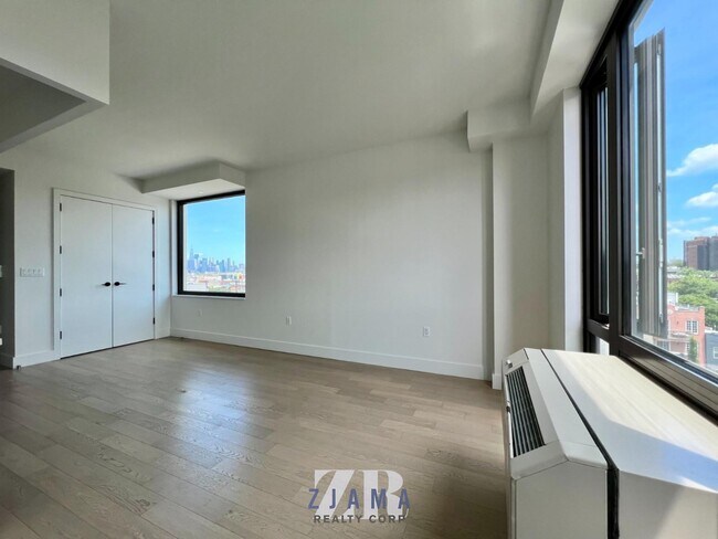 Building Photo - 635 4th Ave Ave