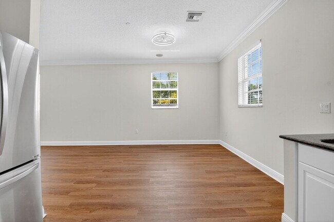 Building Photo - 2502 N Dixie Hwy